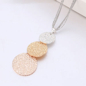 Round Pendant Necklace with Long Chains